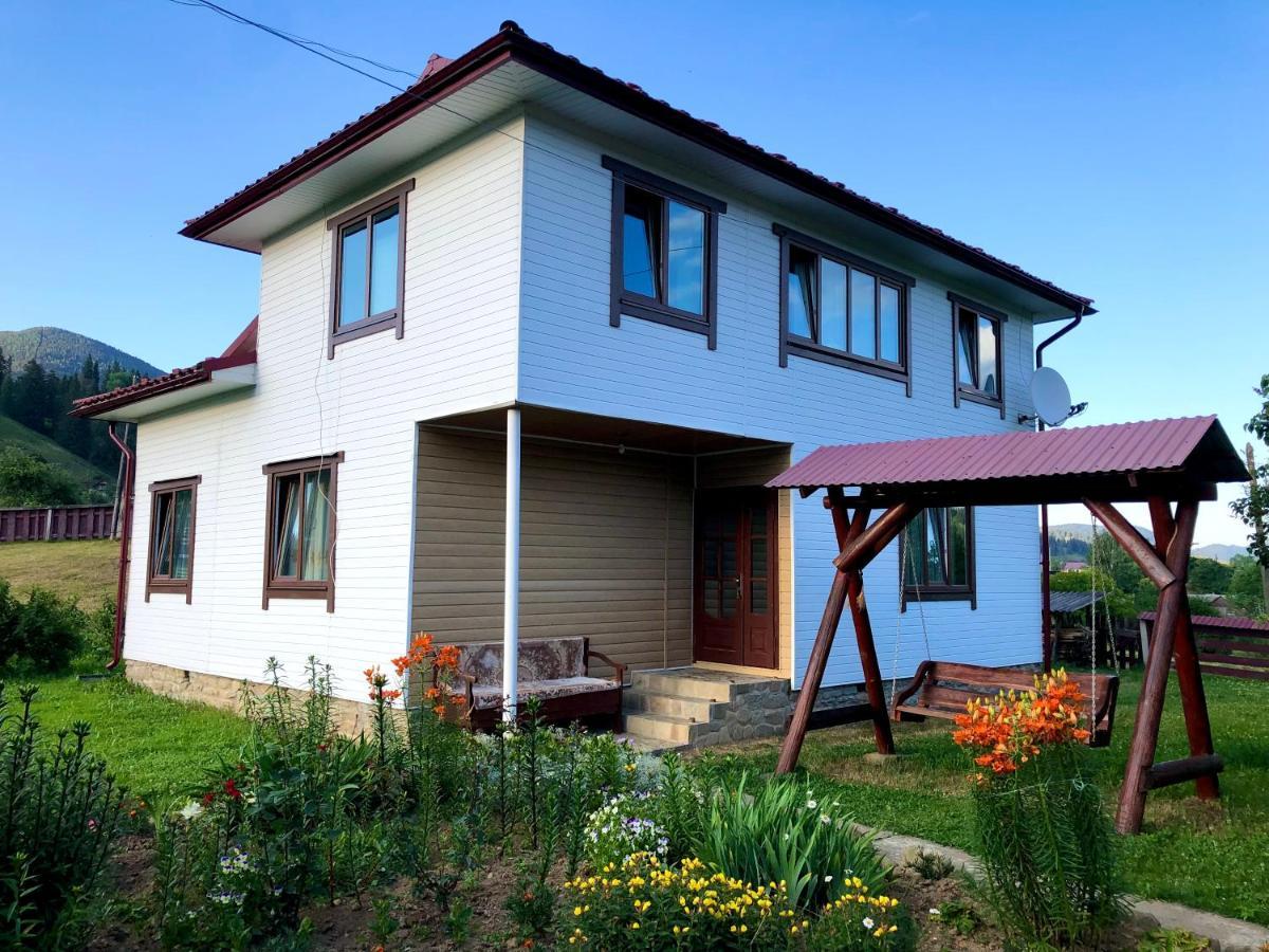 Ferienhaus юрдар *